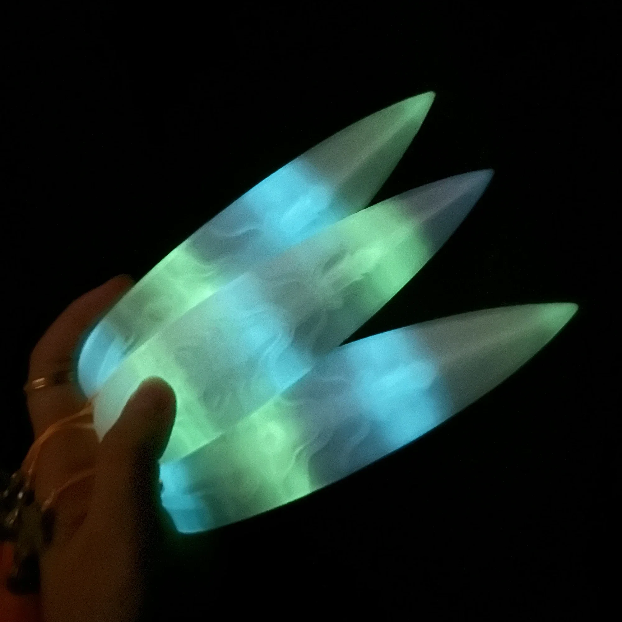 Zoey Kpop Demon Hunters Cosplay Lights Dart Weapons Roleplay Props for Girl Group Idol Halloween Carnival Costume Accessories