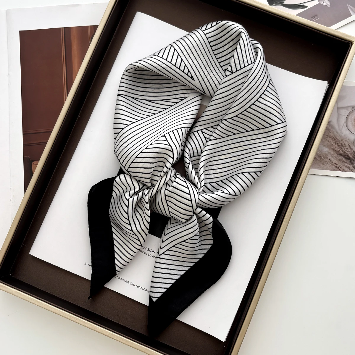 フラワープリントスクエアスカーフエレガントな薄型通気性装飾ネックスカーフ防風スカーフ女性のための