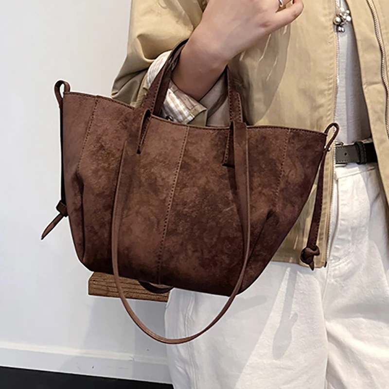 

Новая женская сумка-тоут из искусственной кожи 2026 года, ретро-стиль, осенне-зимняя, замшевая, большая вместимость, универсальная сумка для поездок на работу