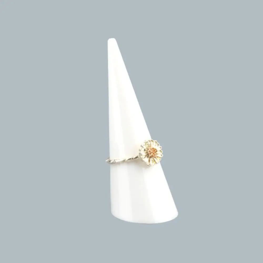 New Clear Conical Ring Holder Acrylic Plastic Hollow Ring Display Rack Ring Showcase Props Portable Ring Display Stand