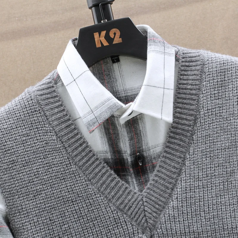 Мужской вязаный жилет с V-образным вырезом |   Вязаная текстура |   Пластырь Go China |   Многоцветный |   Эстетика в стиле преппи |   Одежда для офиса и отдыха