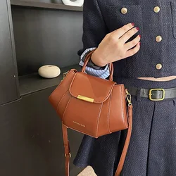 KK  High End Handbag, Fashionable And Minimalist Shell Bag, 2024 New Popular Splicing Design, Single Shoulder Crossbody Bag