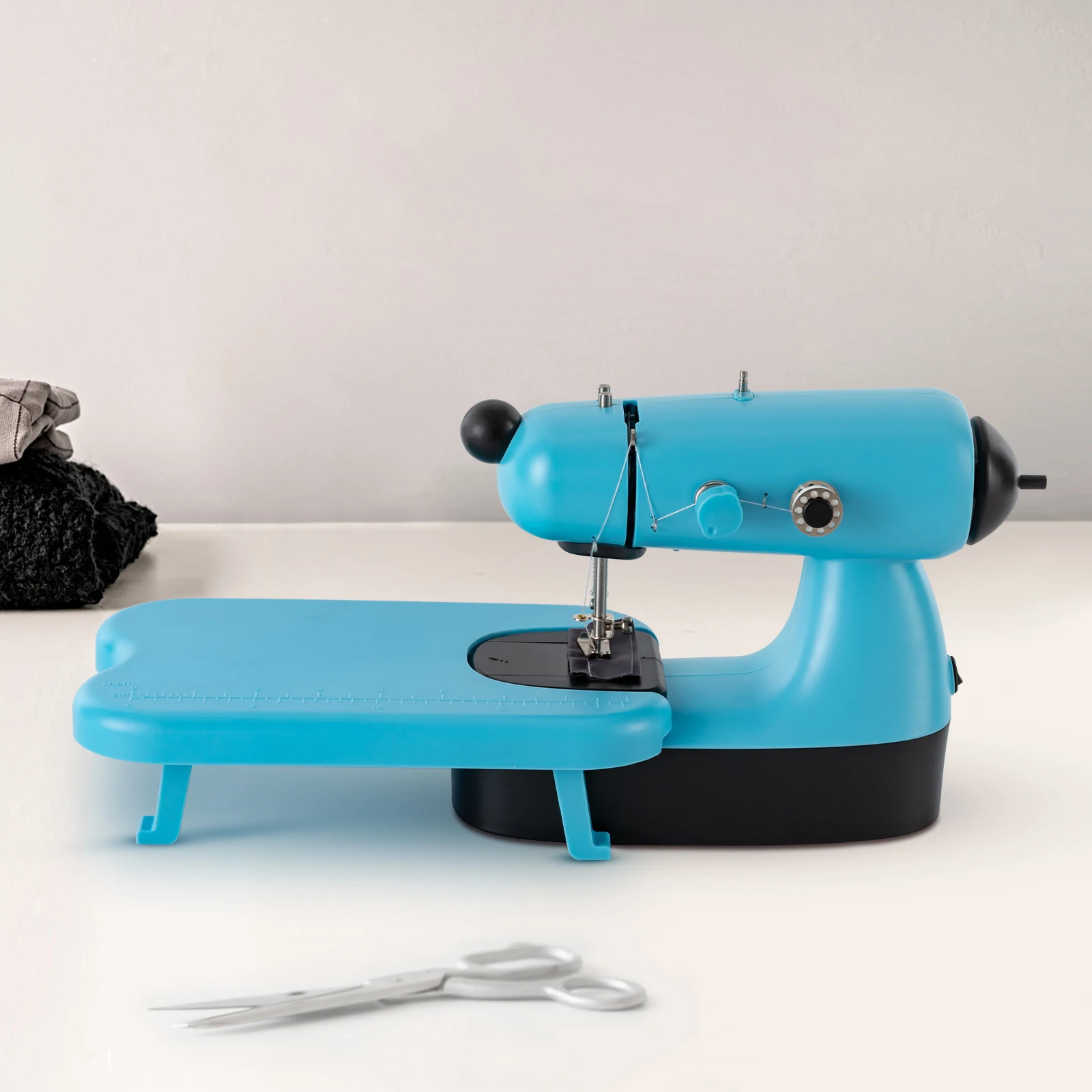 Mini Sewing Machine Free-Arm Super Utility Stich LED Lighting Sewing Machine House Electric Sewing Machine ﻿
