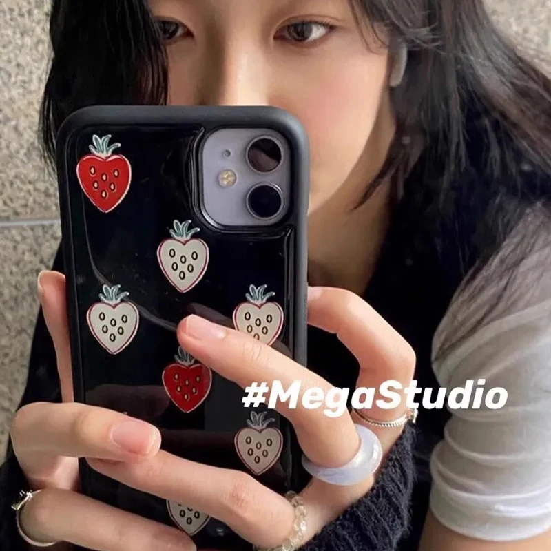 Korean Cute Strawberry Phone Case for IPhone 15 14 11 12 13 Pro Max Geometric Vintage Phone Case for IPhone XR XS MAX