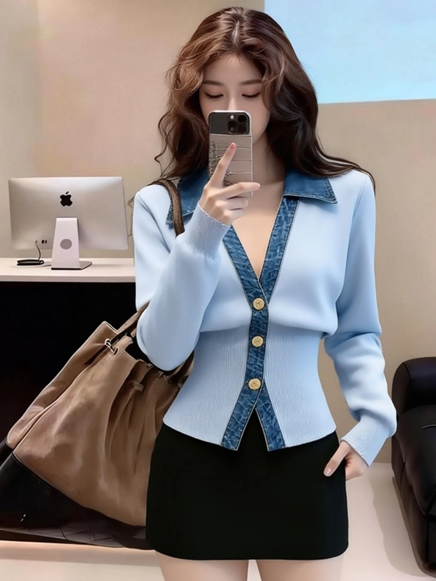 

Blue Patchwork Knitwear Women's Spring 2026 Flip Collar Waist-Cinching Design Sensation Manner Top Quali Faion