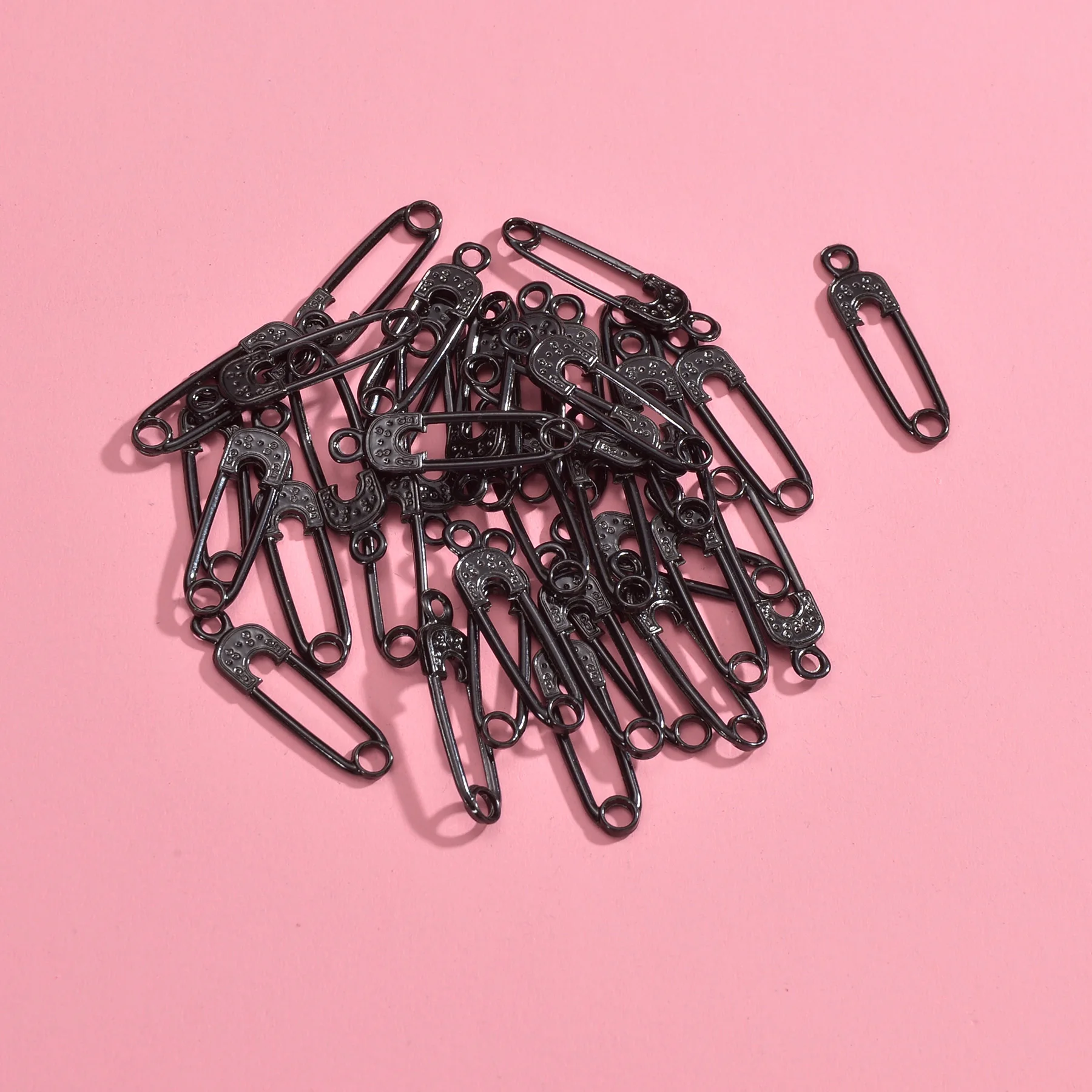 0.8*2.9cm Safety Pins Pendants Punk Studs Paper Clip For Earring Jewelry DIY Making Findings Charms Wholesales