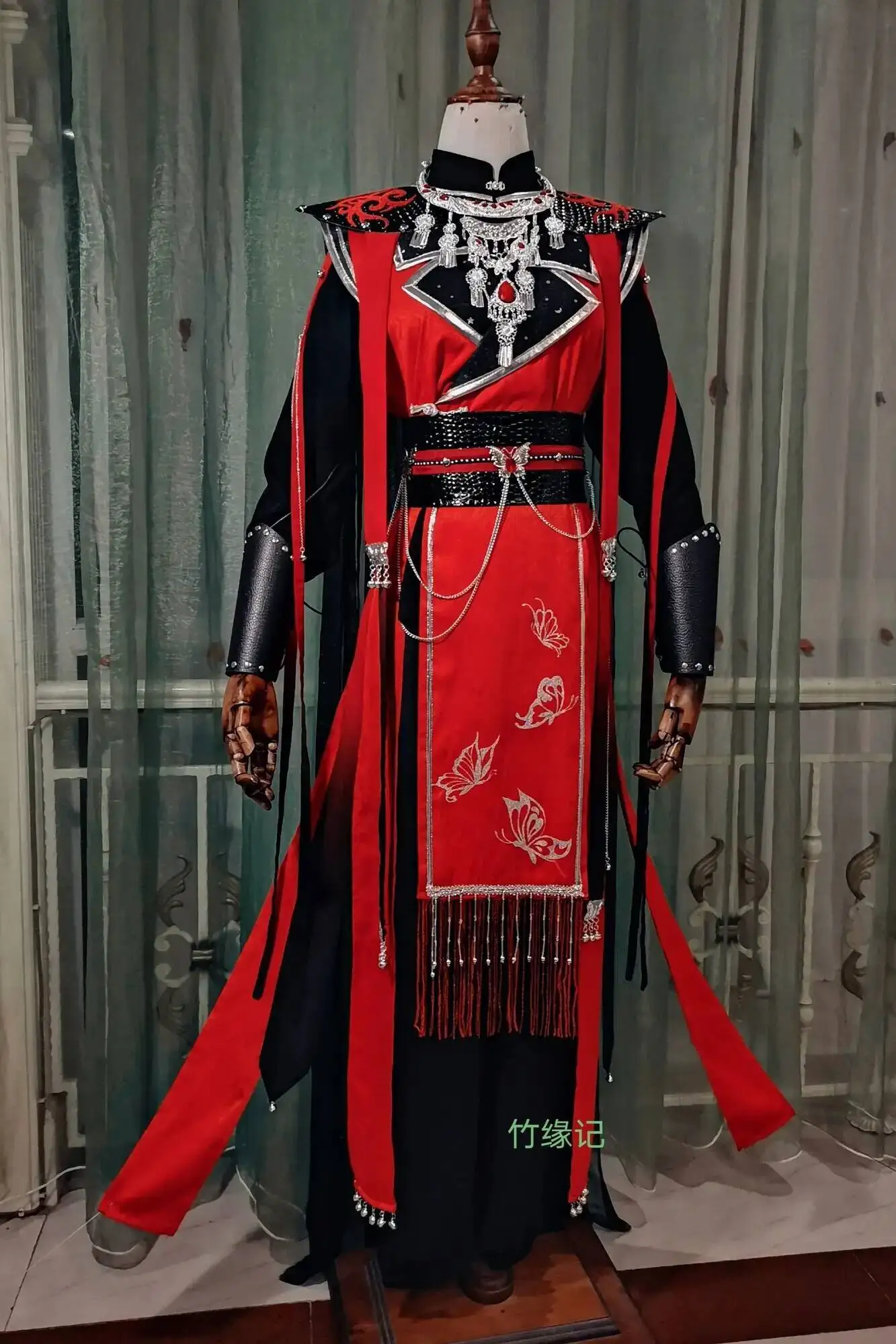 

Ghost Blessing Heaven King Officials Hua Cheng Cosplay Costume Tian Guan Ci Fu Cos Wigs Han Fu Halloween