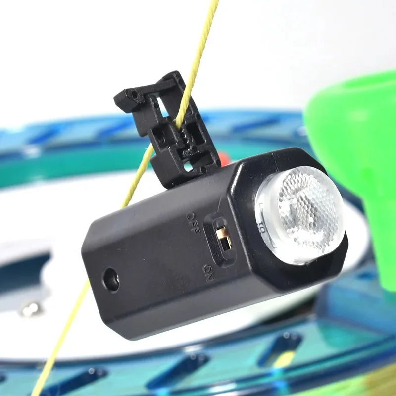 Neue LED-Lampe fliegende Drachenlinie LED-Drachen Zubehör Outdoor-Spielzeug Sportdrachen Spielzeug Sport aufblasbare Drachen elektrischer Elektrogrill