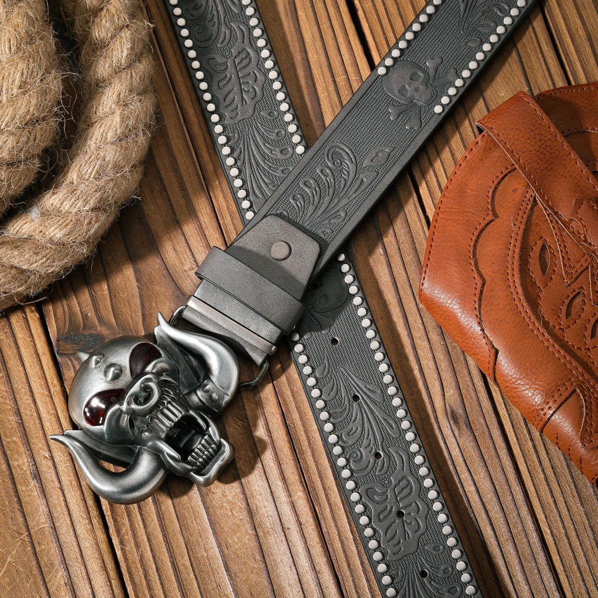 Ein lässiger und retroer Gürtel, ein Taillenaccessoire für Kleidung im Western-Stil, Metallschnalle, PU-Gürtel, geeignet für Männer und Frauen. – Detail 11