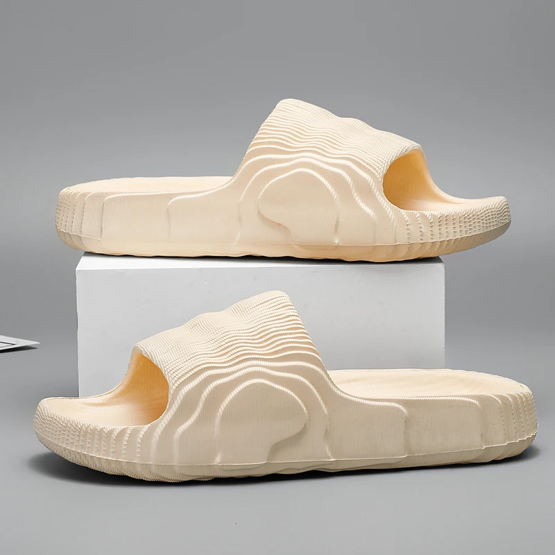 Man Beach Slippers Unisex Fashion Soft Outdoor Sandals Solid Slides Summer Non Slip Sandals Women Luxury Ultralight Shoes