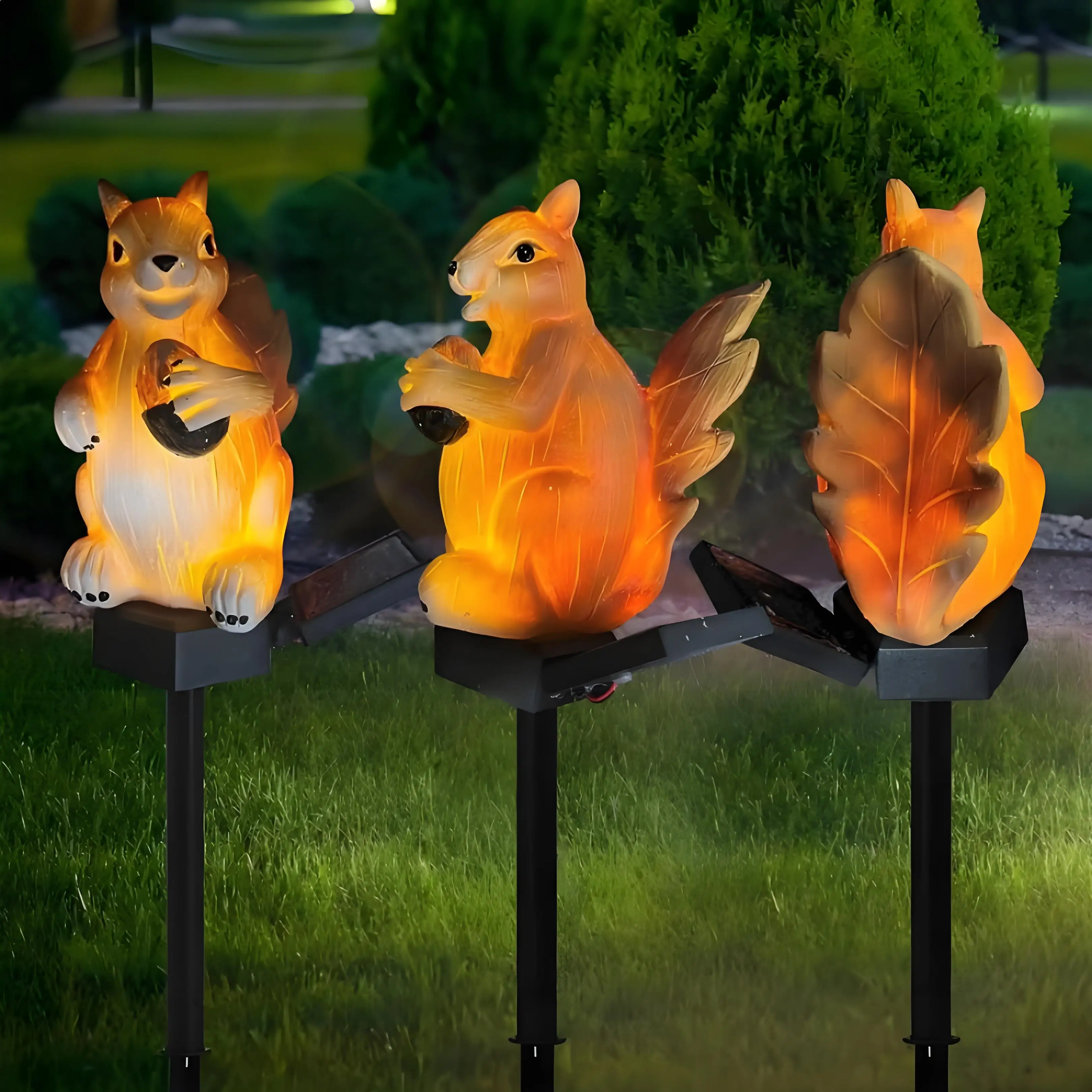 Outdoor Led Lights Garden Solar-Powered Villa Courtyard Squirrel Lights Cute Simple Animal Decoration Glowing Resin Squirrel