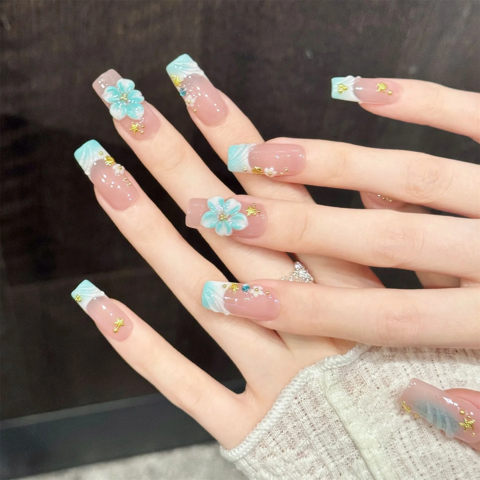 

10pcs Summer Ocean Series Press On Nails Handmade 3D Carving Flower Decor False Nails Light-Blue French Medium Coffin Fake Nail