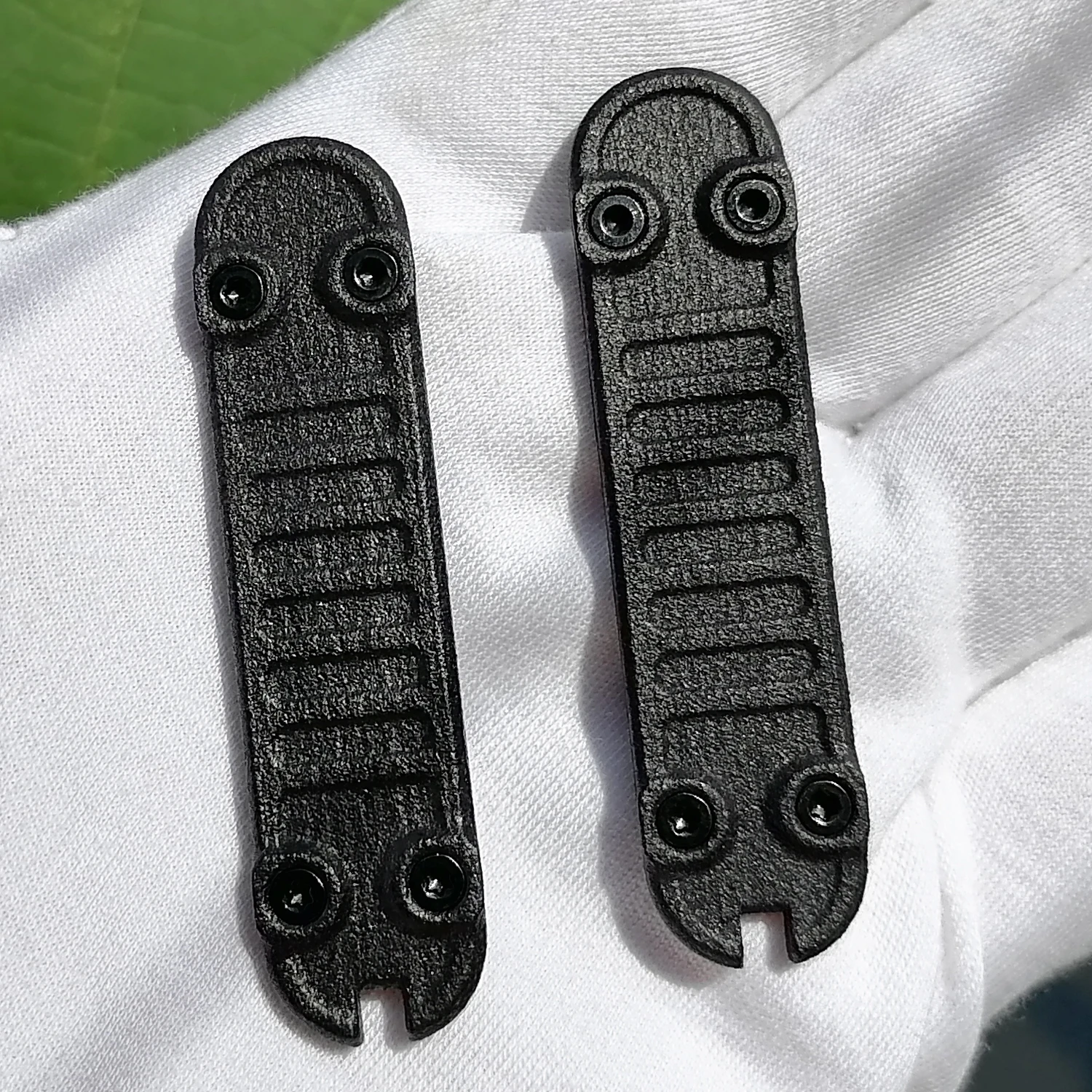 1 Pair Fibred Nylon Scales with Clip for 58mm Victorinox SAK Modify