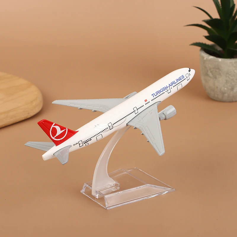 16CM Türkiye Airlines Boeing 777 Alloy Airplane Model Scale 1:400 Metal Airplane Replica Diecast Aircraft Aviation Collectibles