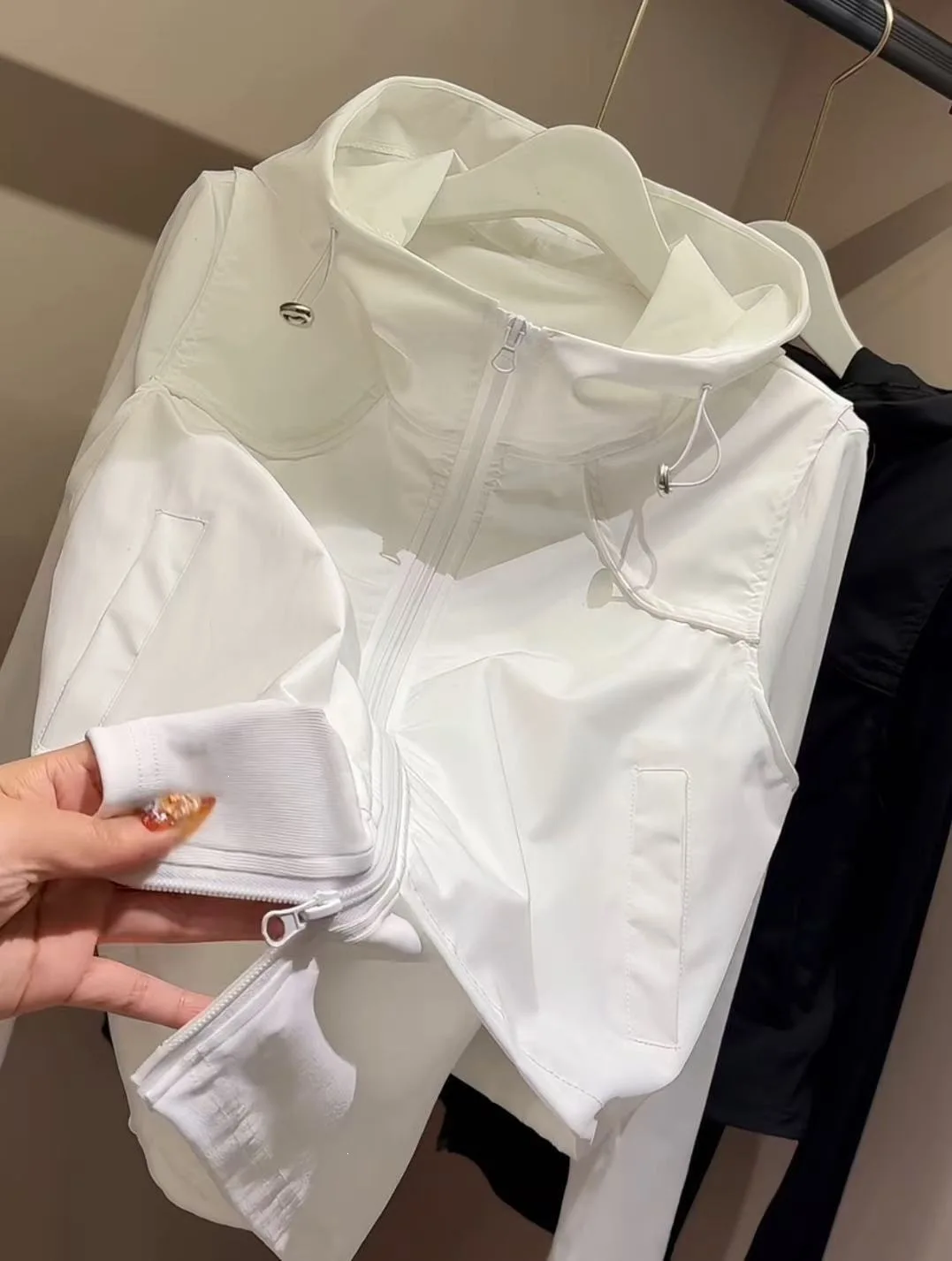 Women's 2-In-1 Hooded Jacket, Zip-Up Cropped Vest with Long Sleeve Base Layer, Quick-Dry Lightweight Sun Protection Coat view 4