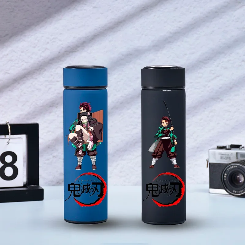 Taza de agua de acero inoxidable Demon Slayer de 500ML, botella de agua portátil de gran capacidad para exteriores, taza aislada con agua helada caliente