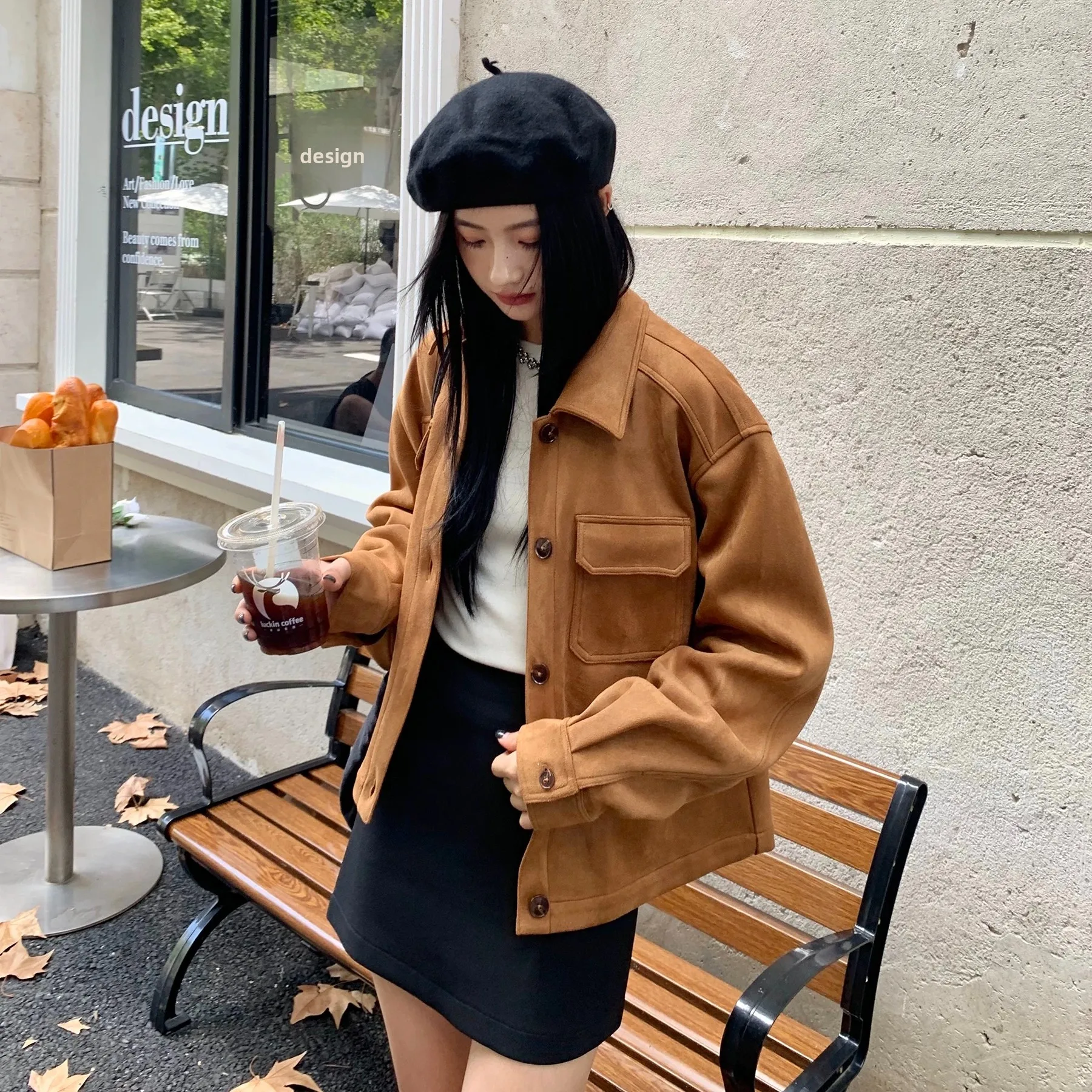 

Коричневая замшевая куртка женская демисезонная с коротким воротником, универсальная, новинка 2025 года, приталенная, с длинными рукавами, из полиэстера