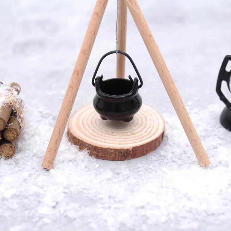 1Set 1/12 Dollhouse Miniature Wooden Hanging Burning Stove Campfire Fairy Garden Yard Landscape Outdoor Decoration