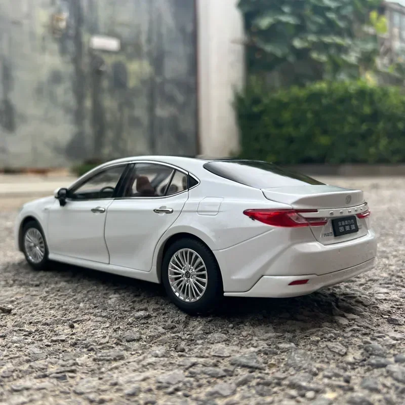 

CAMRY 2024, литой под давлением сплав 1:18, модель автомобиля девятого поколения, игрушечные транспортные средства, коллекционная модель, подарок для детей