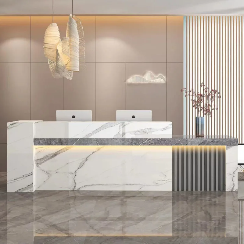The company's front desk, reception desk and counter are integrated, simple barber shop =