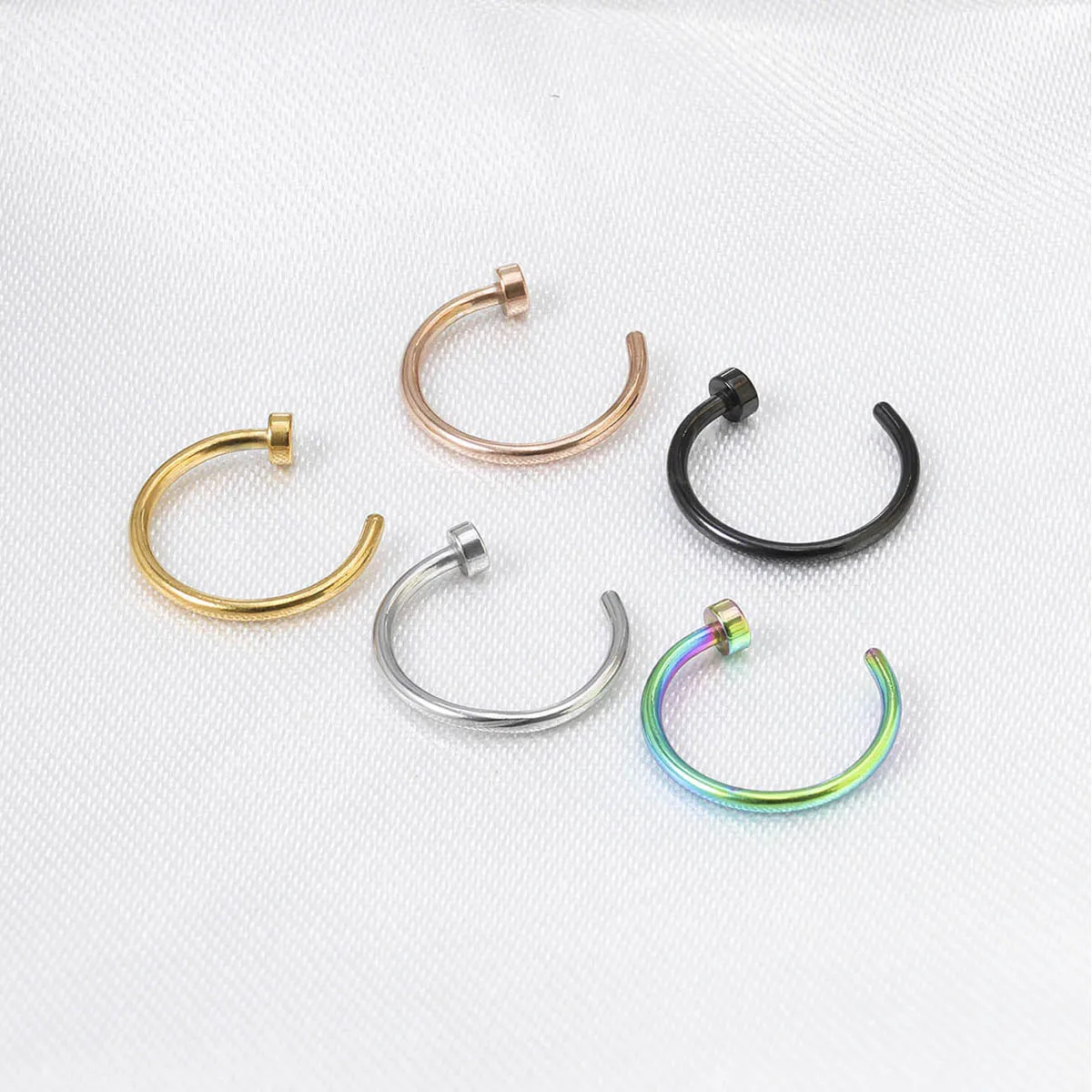 2025 Nuevo estilo falso anillo de la nariz de acero inoxidable sin perforación falso anillo de la nariz de las señoras de perforación falsa Joyería 1-5pcs