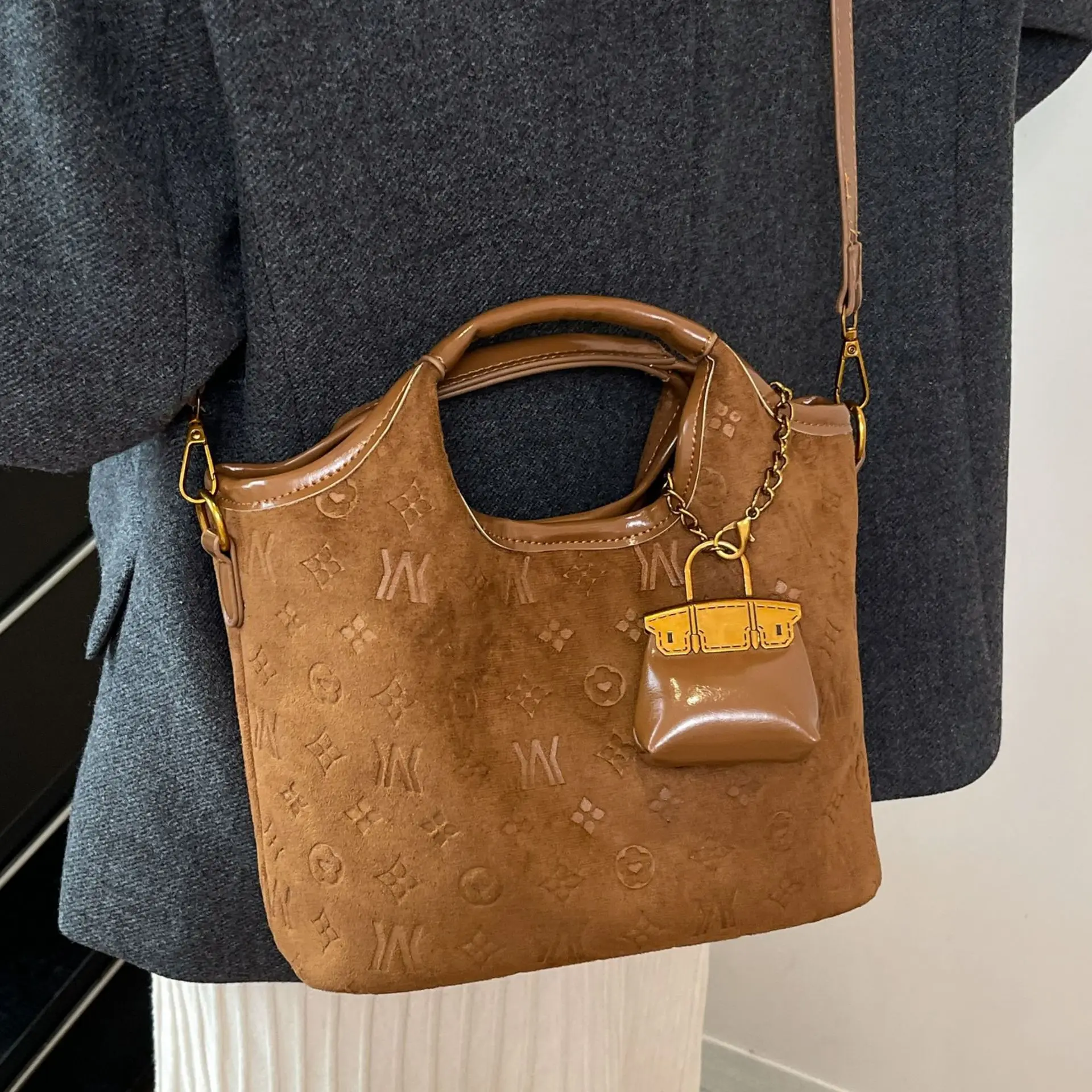 

2025 Women's Vintage Bucket Bag, PU Leather Multi-way Shoulder Crossbody Purse, Retro Hobo Bag for Daily Commute Casual Dating​