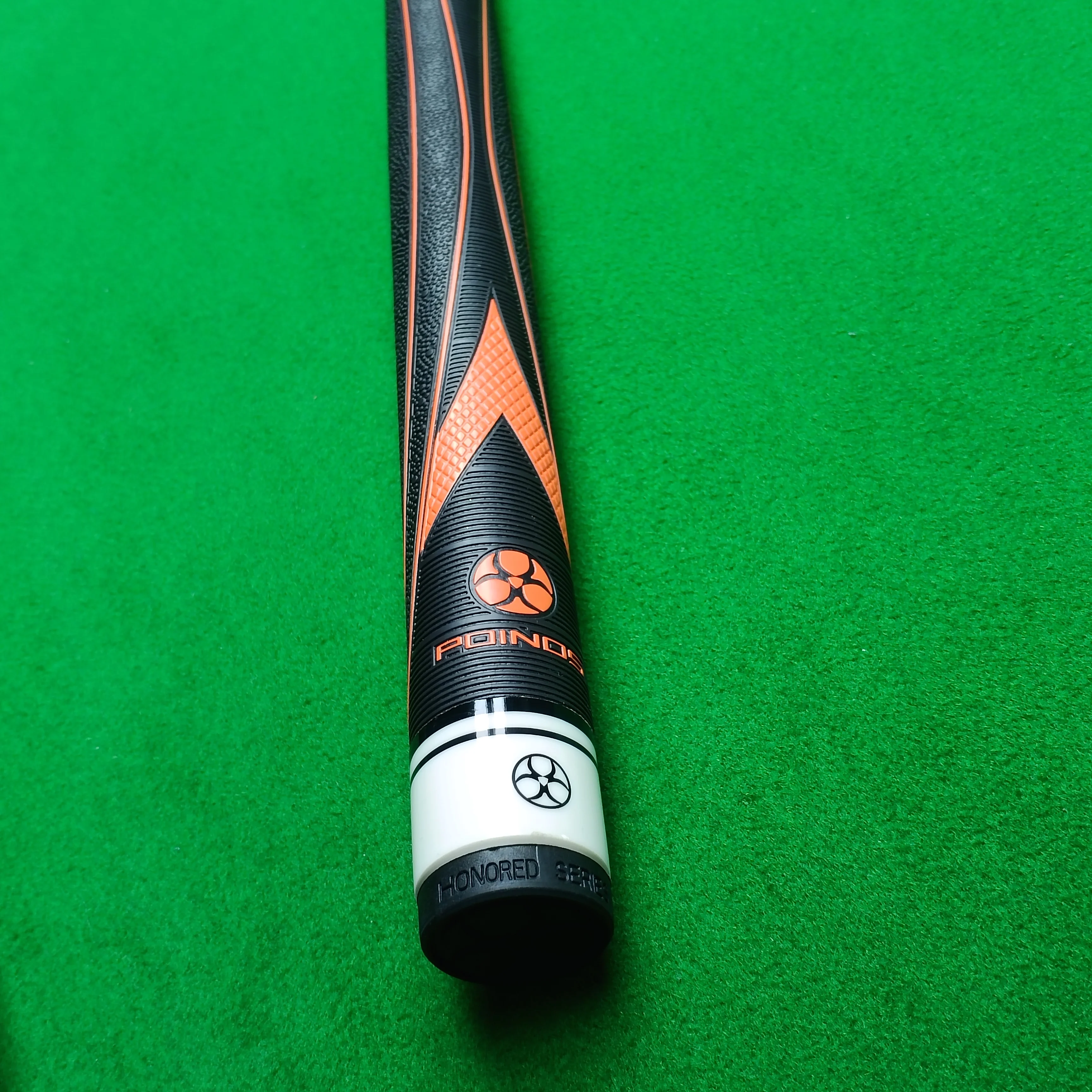 

Black Hard Maple Pool Cue with 13mm Tip Rainbow Leather Ferrule Non Slip Design Ideal for American Pool