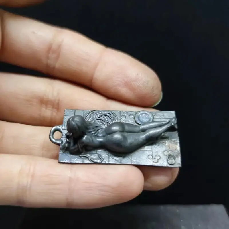 Antique Brass Reclining Statue - Elegant Curve Figure for Keychain Desktop Model Vintage Anime Art Gift Desktop Decor Collectors