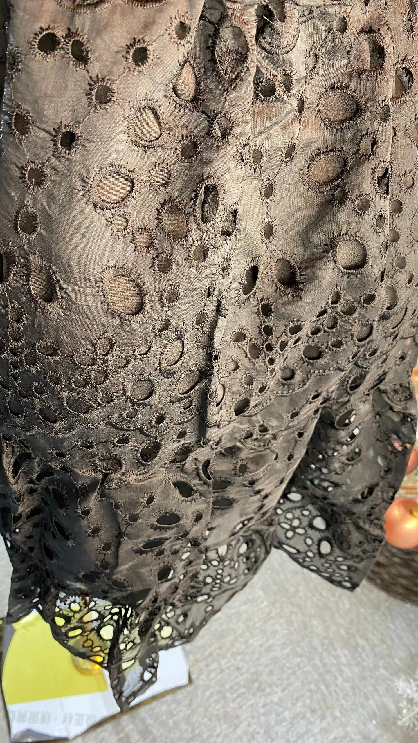 2025 Retro รอบคอโคมไฟ Hollow ดอกไม้ลูกไม้อารมณ์ฤดูร้อนชุดยาว-GZMM018