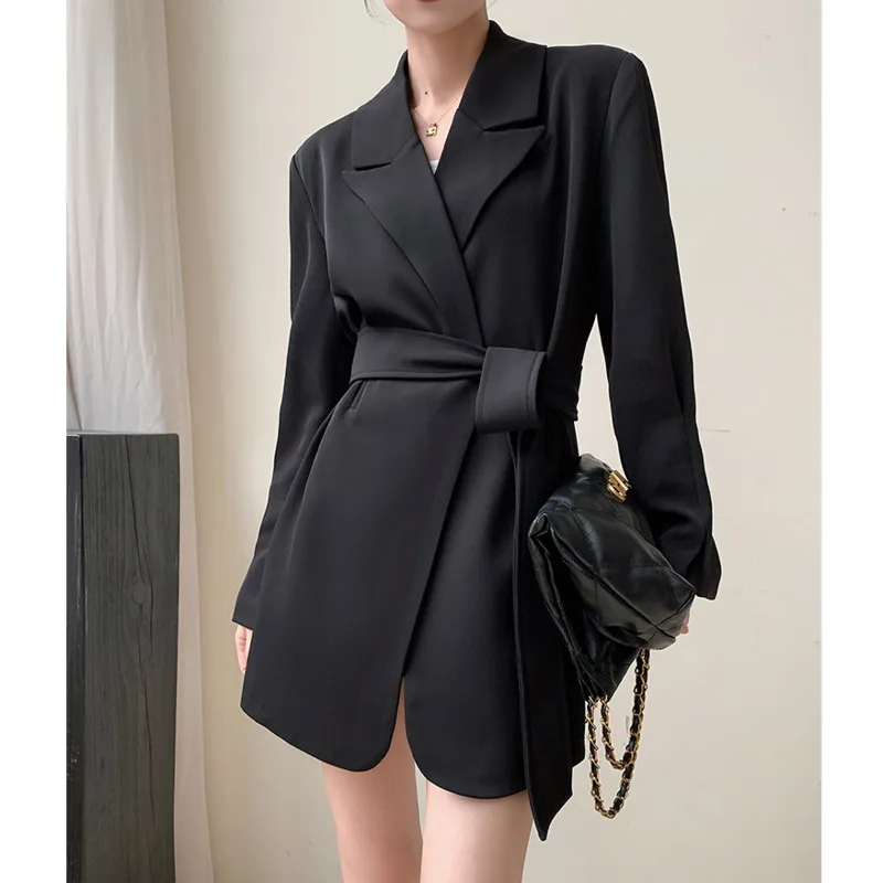 سترة نسائية كاجوال من KWTX بجيوب مربوطة ملابس خروج أنيقة وبسيطة وعصرية وأنيقة فاخرة عالية الجودة مصممة SS25