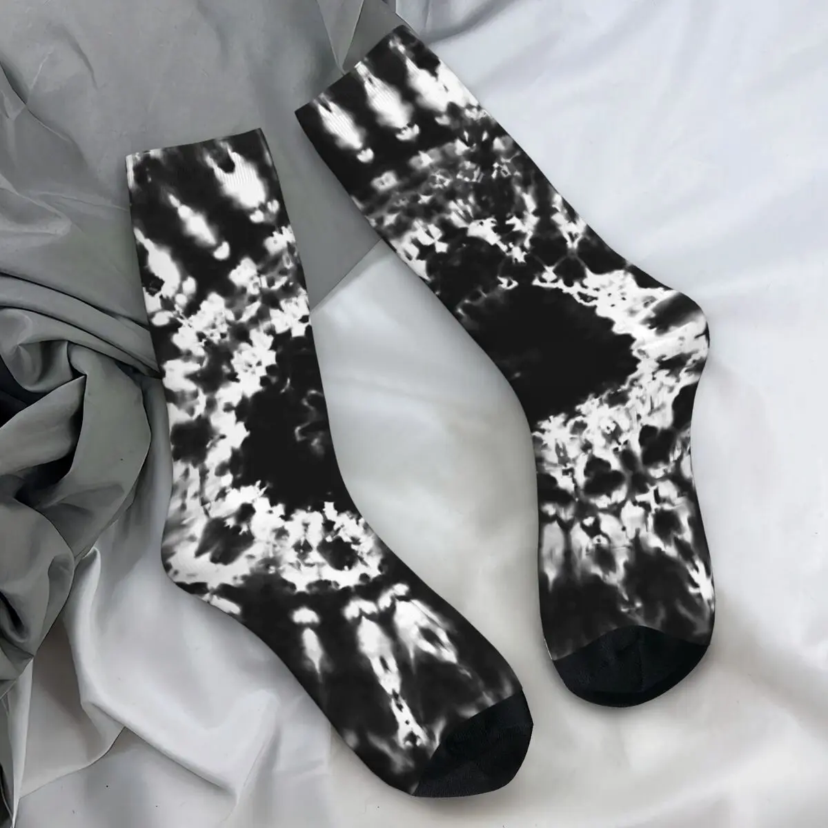 Black Tie Dye Print Socks White Spiral Fashion Stockings Women Soft Breathable Cycling Socks Winter Printed Non-Slip Socks