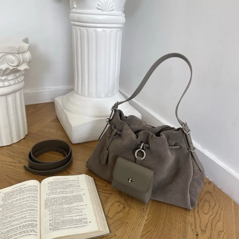 

2025 Autumn and Winter Maillard Frosted Cowhide Cloud Bag New Suede Pleated Underarm Bag Versatile Shoulder Messenger Bag Women