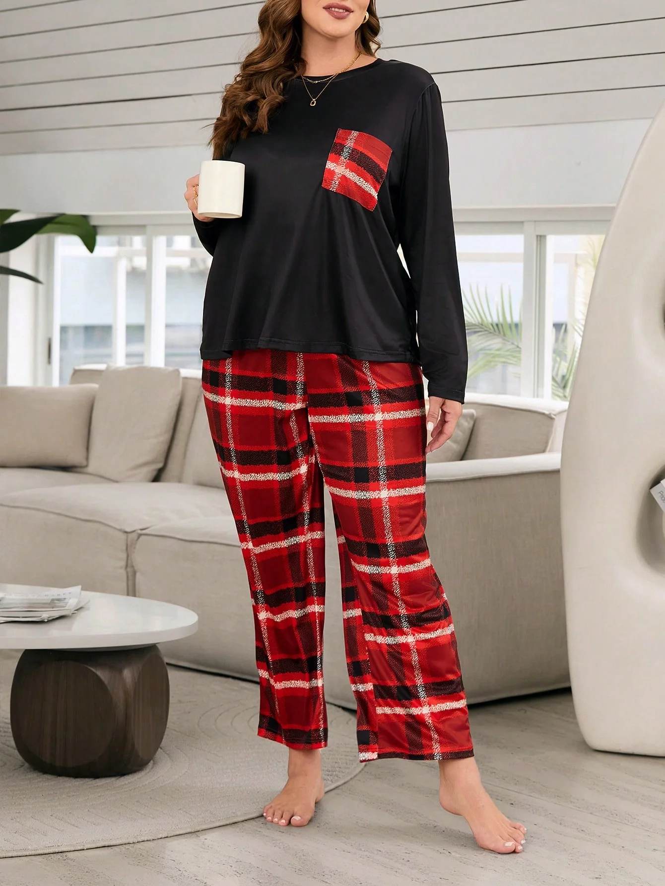 Autumn and winter loose and comfortable red checkered printed long sleeved round neck top&pants plus size women\'s sleepwear set