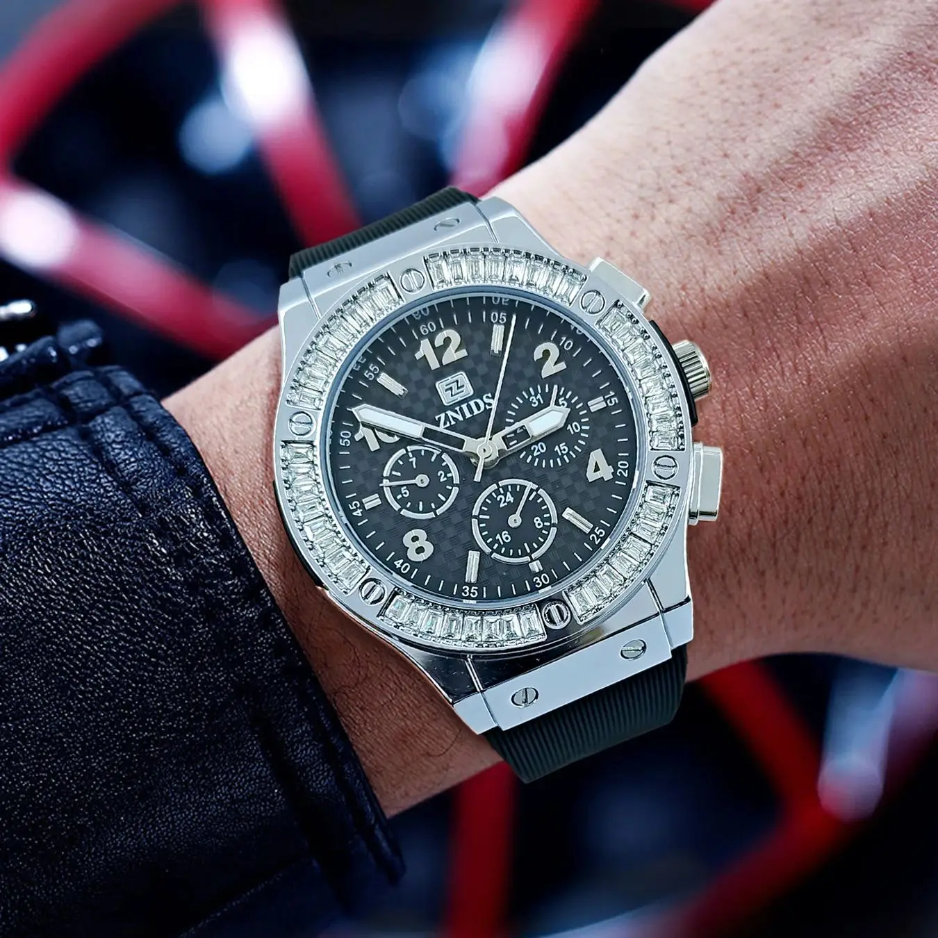 A Popular Men's Watch from the Brand! Diamond-Encrusted Decoration, Comfortable Silicone Strap, Quartz Movement, Multi-Functional Men's Watch with Three Dials and Six Hands, Trendy Men's Quartz Watch, Accurate Timekeeping, a Must-Have Item for Trendy Street Style