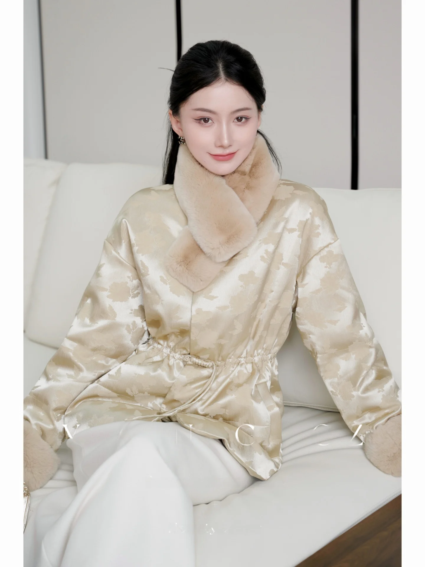 

Женская теплая пуховая куртка Yang GZ с капюшоном, новая коллекция, китайский стиль, с цветочной вышивкой, с пышным воротником, оригинальный дизайн, свободный крой