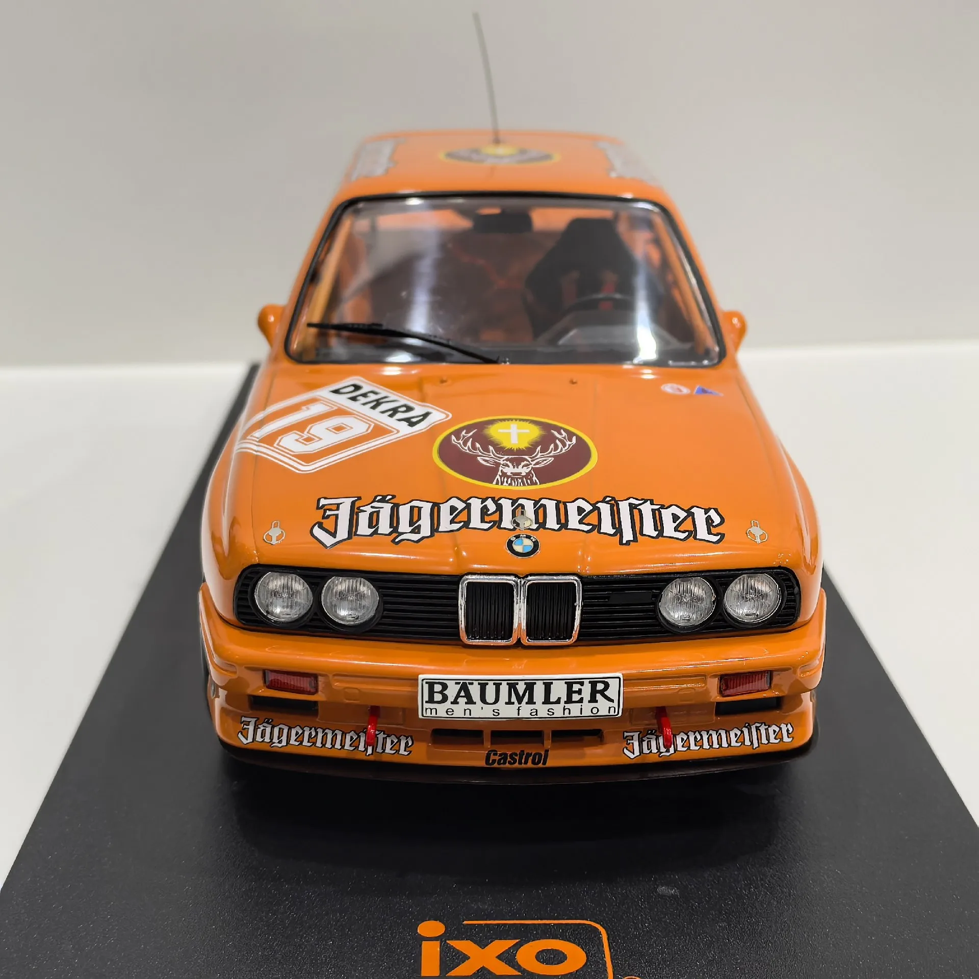 دييكاست IXO 1/18 مقياس BMW E30 M3 # 19 1992 BMW سباق سبيكة سيارة نموذج تحصيل لعبة هدية تذكارية عرض حلية