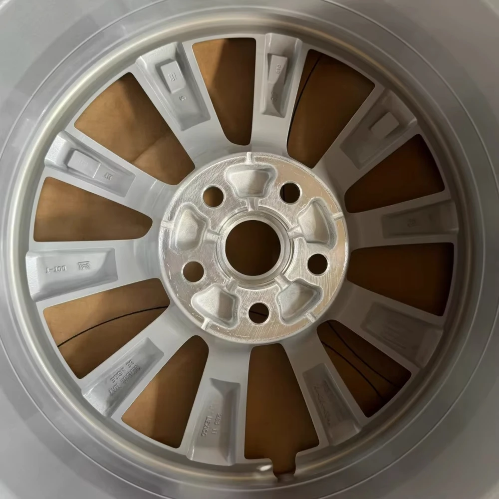 Car Wheel Hub Automobile Hub 19-inch Wheel Hub 19 by 8. 5 j 1044264-00-A for  Model 3