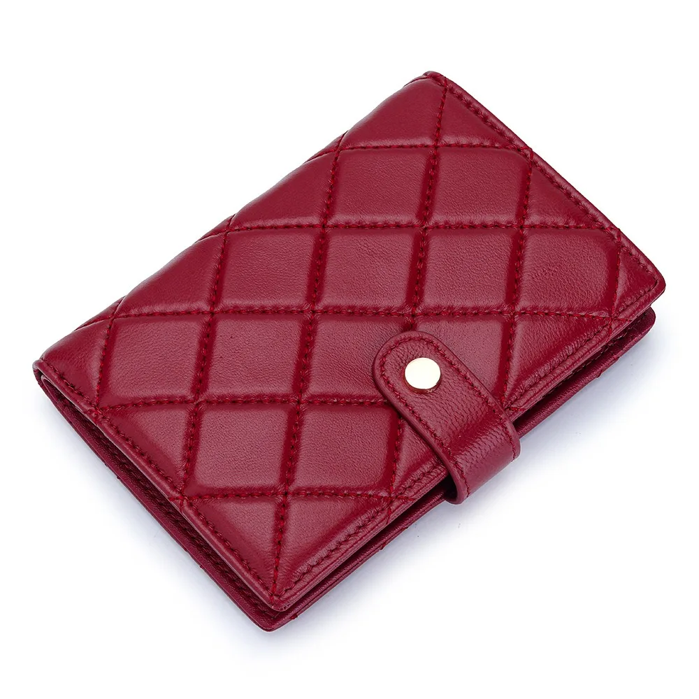 Chic Quilted Leather Wallet All-in-One Passport Holder Card Slots & Cash Pocket Passport Covers Travel Accessory for Men/Women