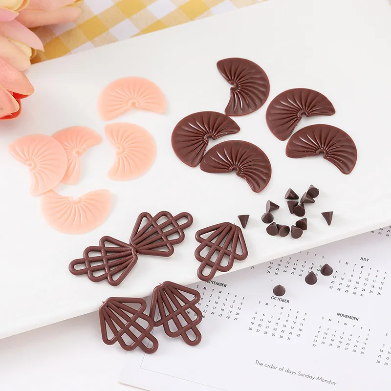 

30pcs Artificial Chocolate Cake Cone-Shaped Fake Chocolate Cake Bread Dessert Model Hand DIY Decorations Home Decor