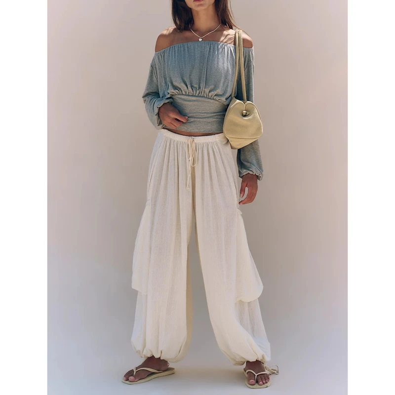 Combhasaki 女性春秋シャーリングクロップドトップス無地シックなオフショルダー長袖スリムフィットボディスブラウスストリートウェア