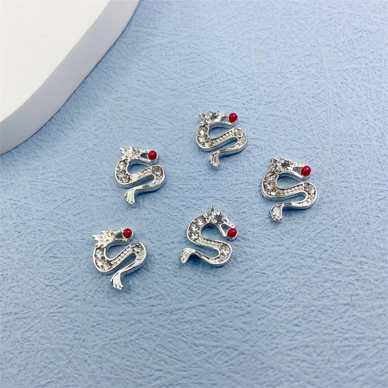 10Pcs Dragon Nail Charm oro argento perla lega unghie decorazione strass accessori gioielli diamante 2024 parti Manicure