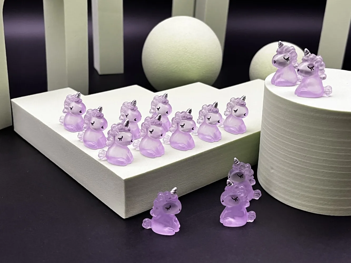 10-30PCS Mini Purple Unicorns Glow at night Luminous Unicorn Doll House Decoration Miniature Figurines Fairy Garden Accessories