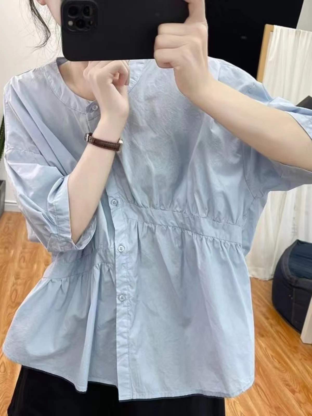 เสื้อผ้าผู้หญิงแฟชั่นดีไซน์ใหม่สไตล์เกาหลี รุ่นซัมเมอร์ ทรงหลวมแบบไม่สมมาตร จับจีบ ดีไซน์เก๋ ทันสมัย