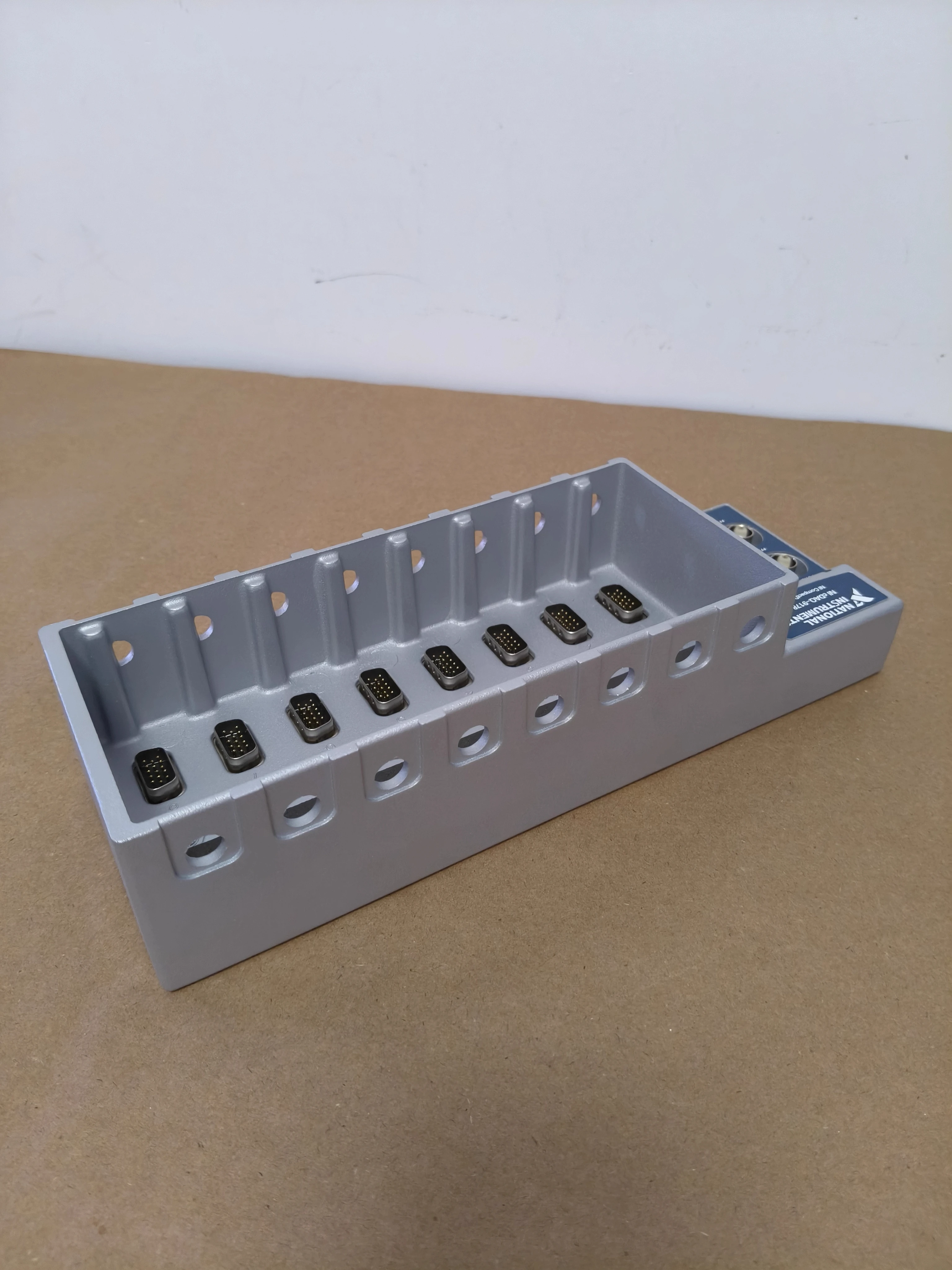 

Brand New US NI cDAQ-9178 Chassis NI CompactDAQ 8-Slot USB 781156-01