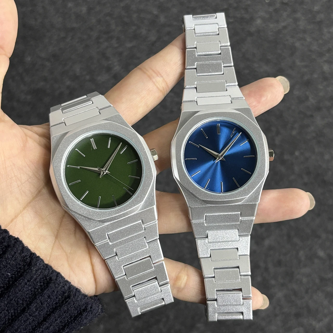 ساعة فاخرة بحزام بلاستيكي بمينا كوارتز ستار سكاي - خفيفة الوزن ومريحة في الارتداء، مناسبة لكل من الرجال والنساء