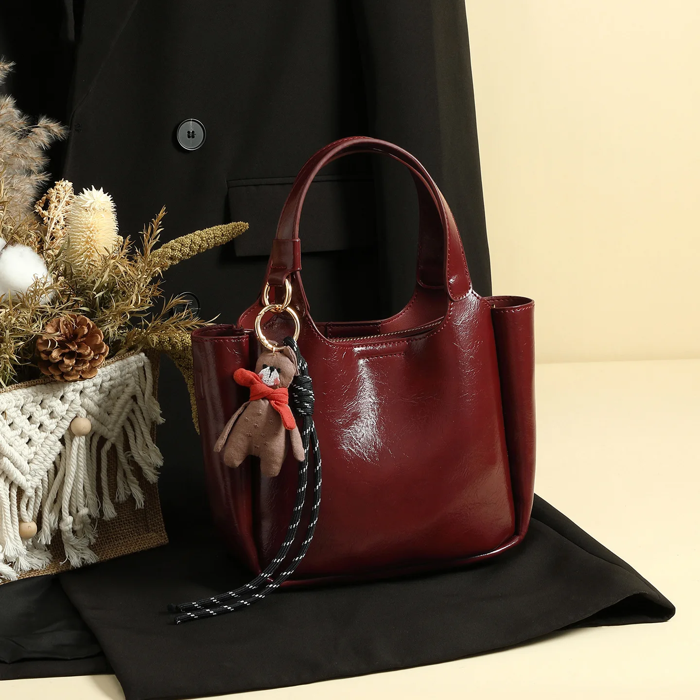 elegante-bolso-tipo-cubo-para-mujer-en-color-borgona-bolso-de-mano-de-alta-gama-ideal-para-uso-diario-y-desplazamientos