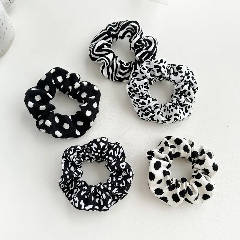 

5pcs Retro Dot Print Scrunchies Women Adorable Bold Trendy Edgy Accessory Stylish Hair Ties Girls Headwear Daily Casual Outfits