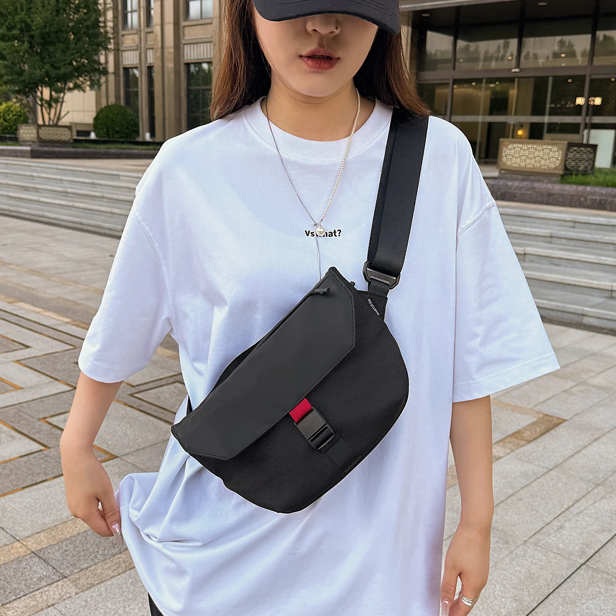 

Unisex Waterproof Sling Bag, Minimalist Crossbody Purse with Quick Release Buckle, Casual Shoulder Bag for Work and Daily Use