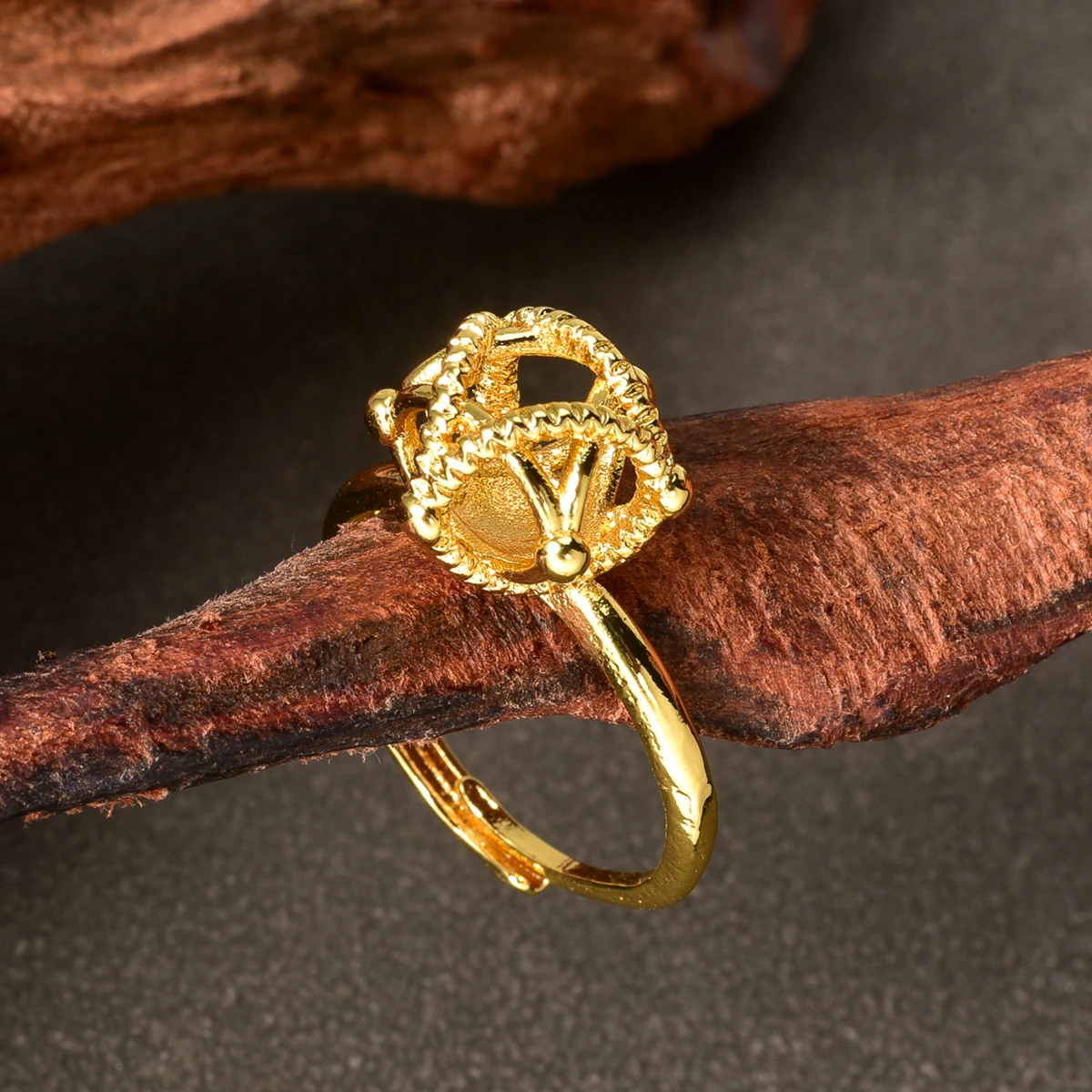 

Unique Vintage Gold Plated Star of David Ring Complex Star Design for Women Personality Jewelry Gift Wedding Party Daily Wear