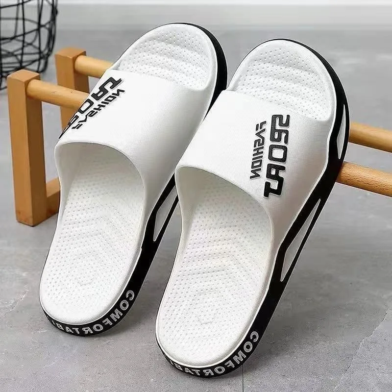 Couple slippers outdoor wear, summer flip - flops, fashionable swimsuits, non - slip indoor and home sandals